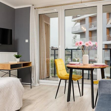 Studio With Balcony Warsaw Kokoryczki By Noclegi Renters Exteriér fotografie
