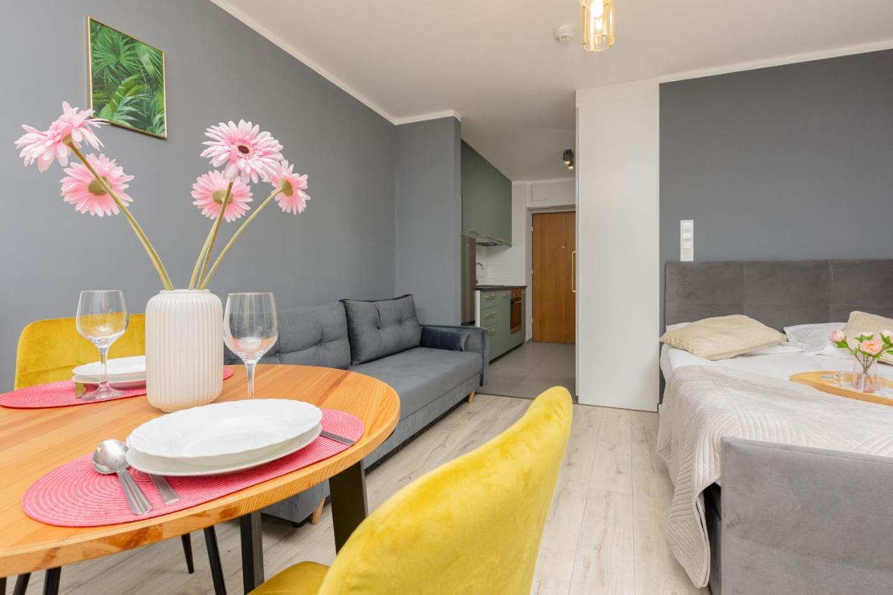 Studio With Balcony Warsaw Kokoryczki By Noclegi Renters Exteriér fotografie