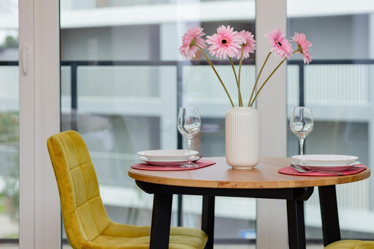 Studio With Balcony Warsaw Kokoryczki By Noclegi Renters Exteriér fotografie